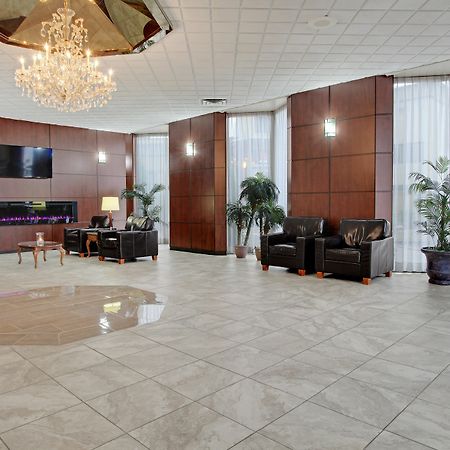 Travelodge By Wyndham Lloydminster Kültér fotó