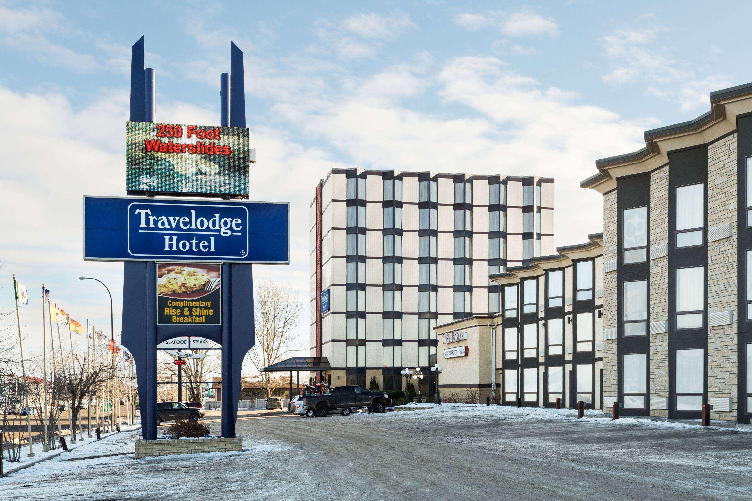 Travelodge By Wyndham Lloydminster Kültér fotó