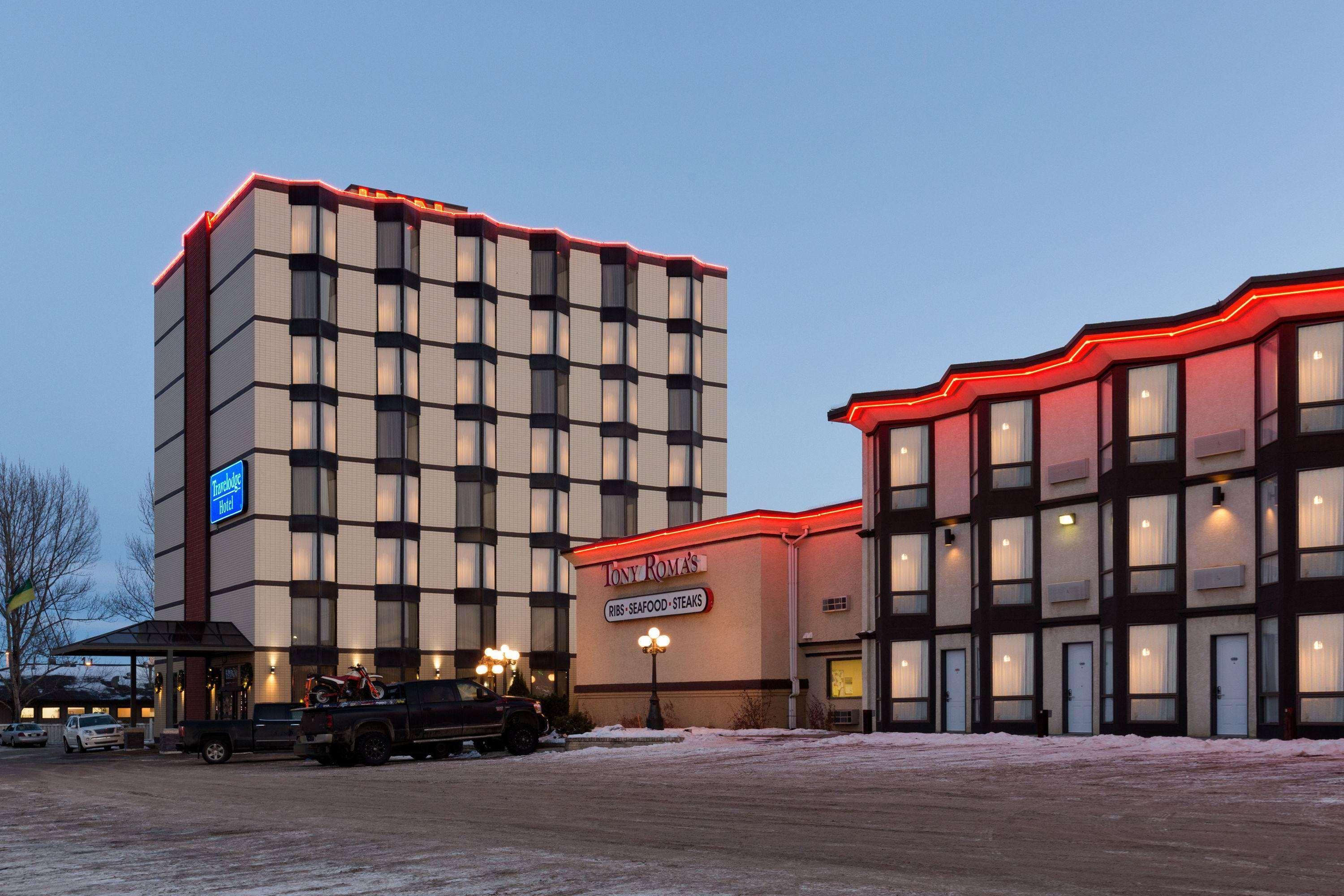 Travelodge By Wyndham Lloydminster Kültér fotó