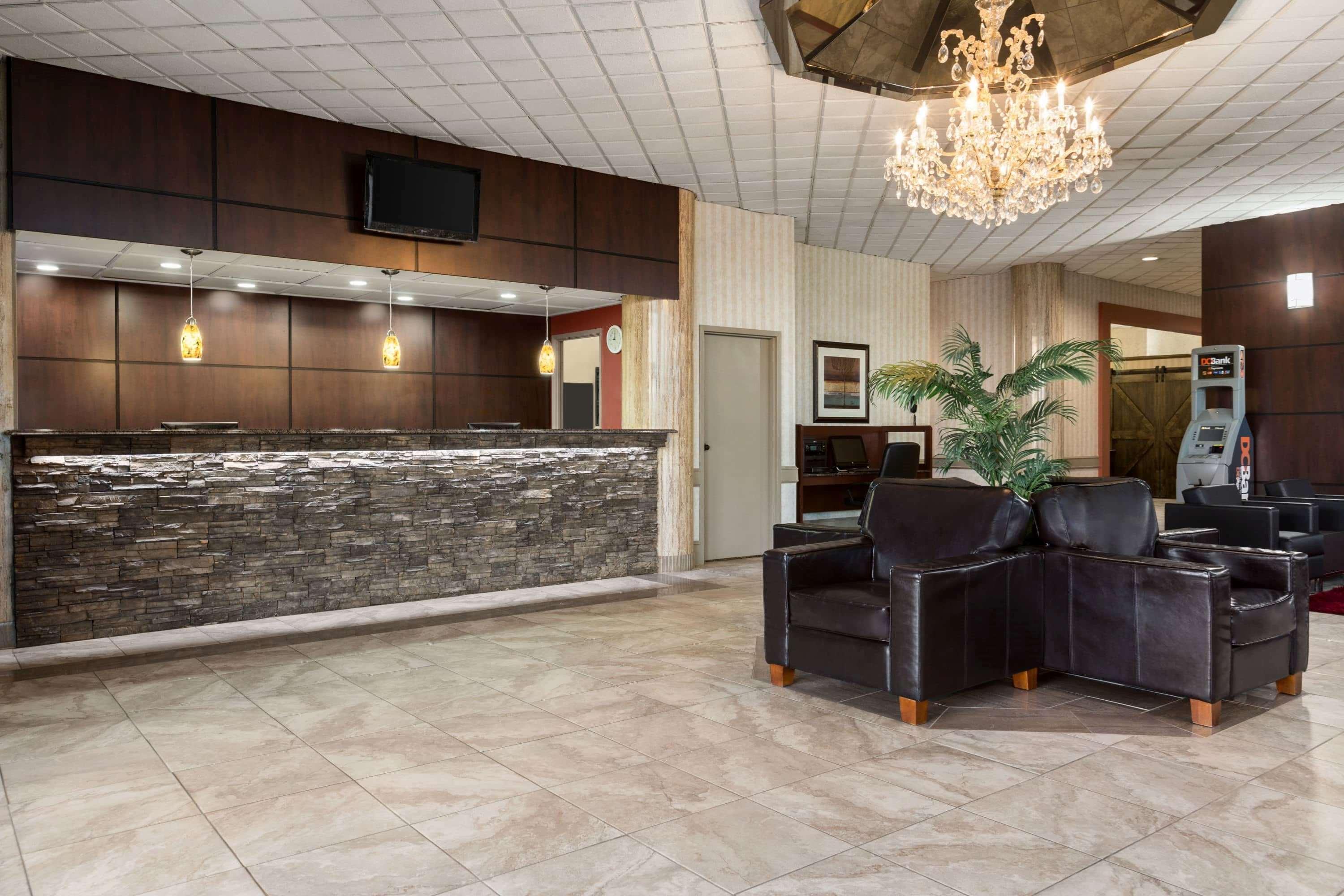 Travelodge By Wyndham Lloydminster Kültér fotó