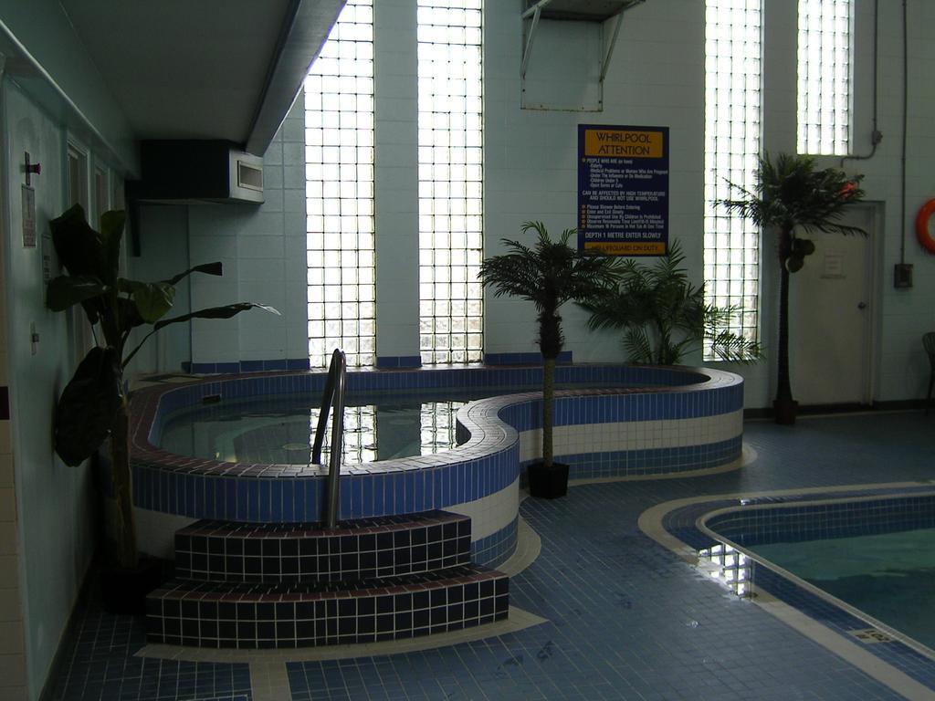 Travelodge By Wyndham Lloydminster Kültér fotó