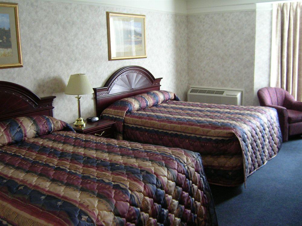 Travelodge By Wyndham Lloydminster Kültér fotó