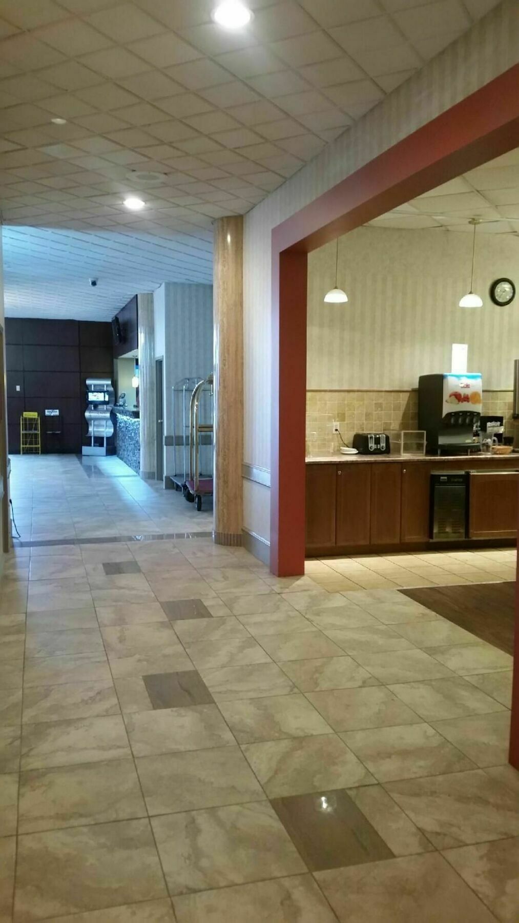 Travelodge By Wyndham Lloydminster Kültér fotó